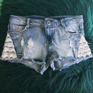 Cut-Off Lace Embroidered Jean Shorts  1